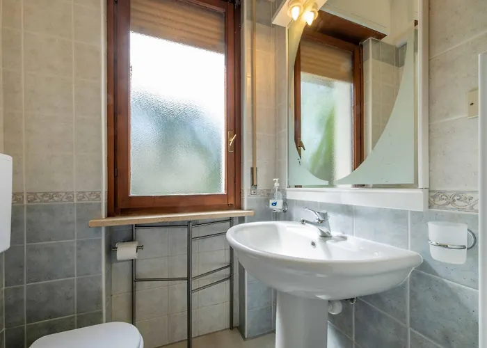 Mit Terrasse By Interhome * 라찌제