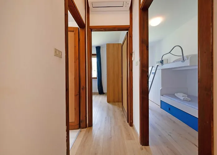 Mit Terrasse By Interhome 아파트 라찌제