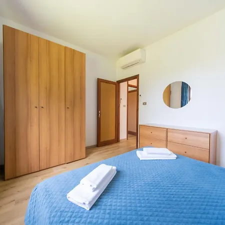 Apartamento Mit Terrasse By Interhome *