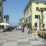 Mit Terrasse By Interhome Appartement *