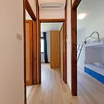 Mit Terrasse By Interhome Lägenhet Lazise