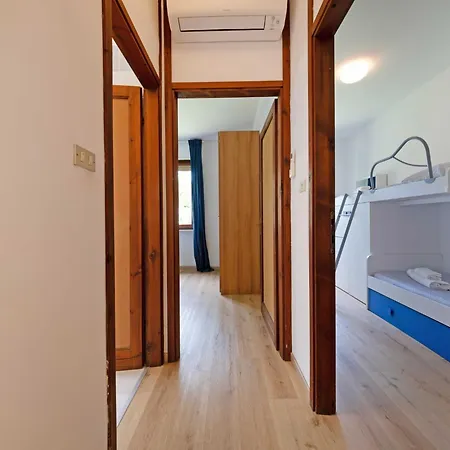Mit Terrasse By Interhome Appartement Lazise