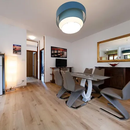 Mit Terrasse By Interhome Lazise