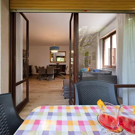 Mit Terrasse By Interhome